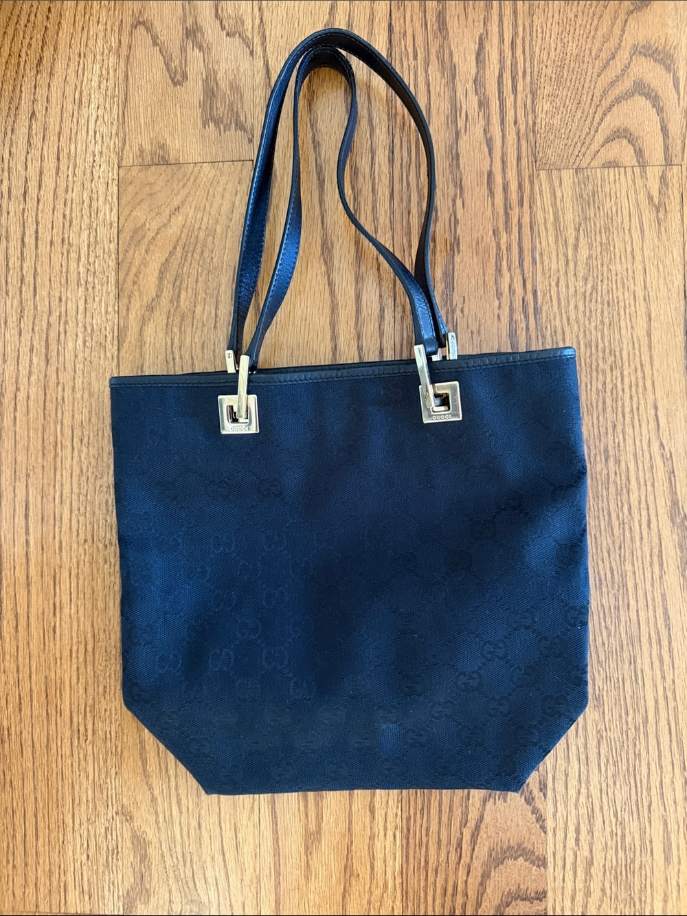 Authentic!!! Gucci Black Designer Bucket Shoulder Bag Excellent Condition.